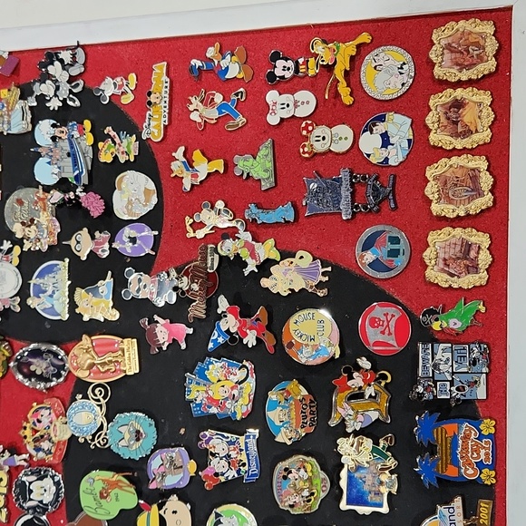 Mona81 Is Live With Disney Pins! - Picture 3 of 8